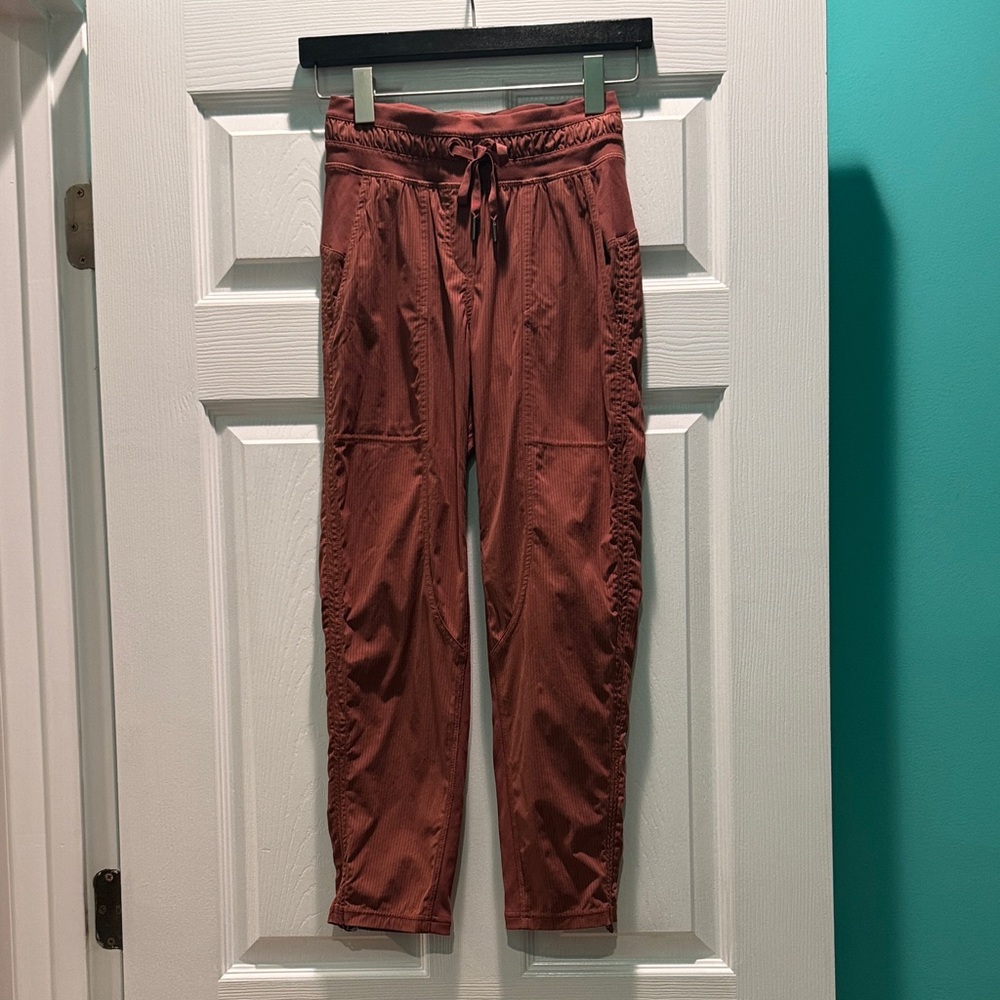 Lululemon dance studio crop pant